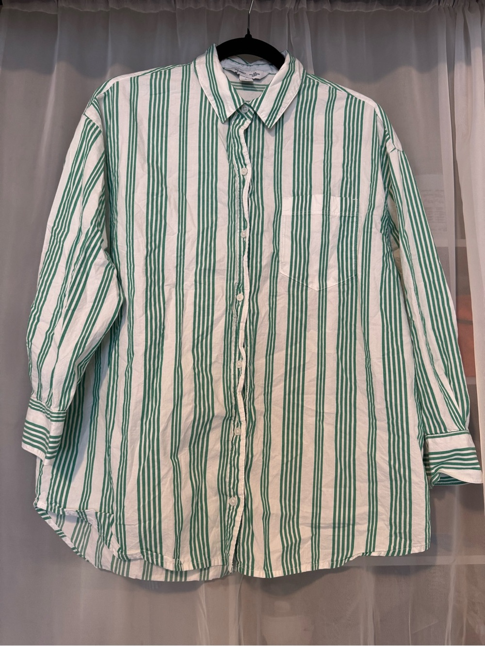 ‘The Boyfriend Shirt’ Old Navy White and Green Vertical Stripe Button-Down